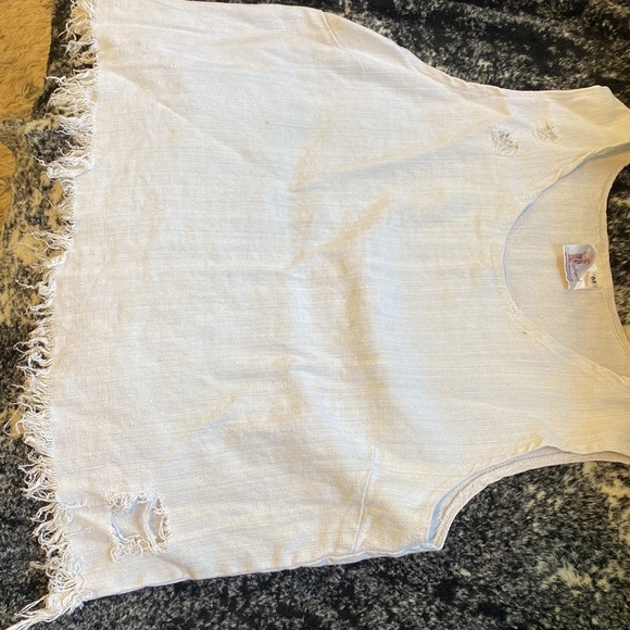 Distressed Linen Top - Picture 5 of 10